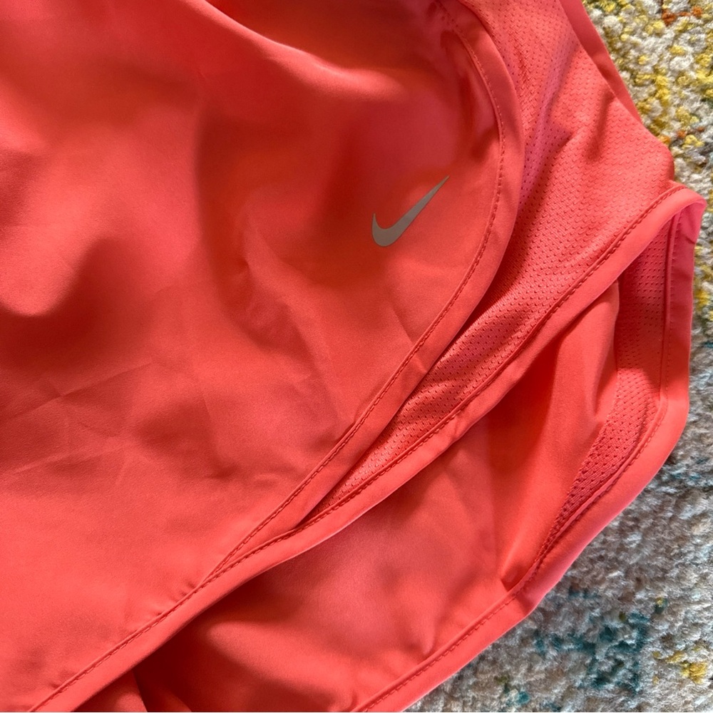 Nike Women’s NEW Small shorts & Nike pro bundle - Picture 5 of 7
